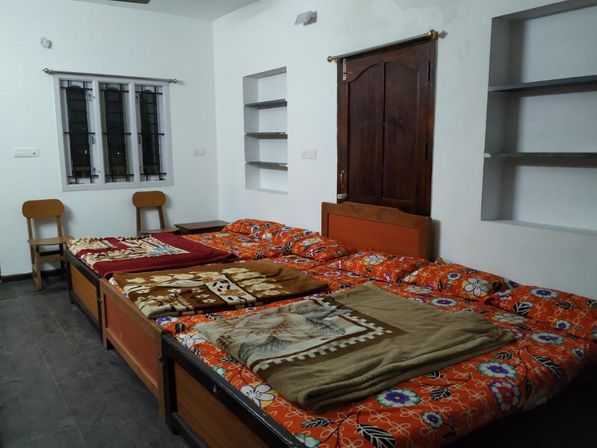 White House Anandagiri Hostel Кодайканал Екстериор снимка