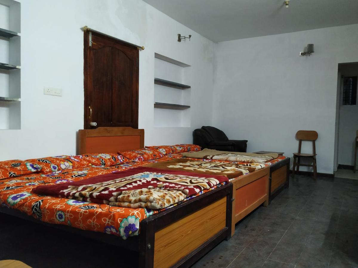 White House Anandagiri Hostel Кодайканал Екстериор снимка