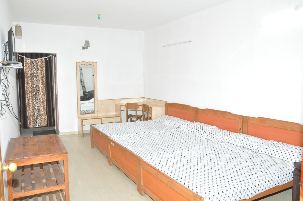 White House Anandagiri Hostel Кодайканал Екстериор снимка